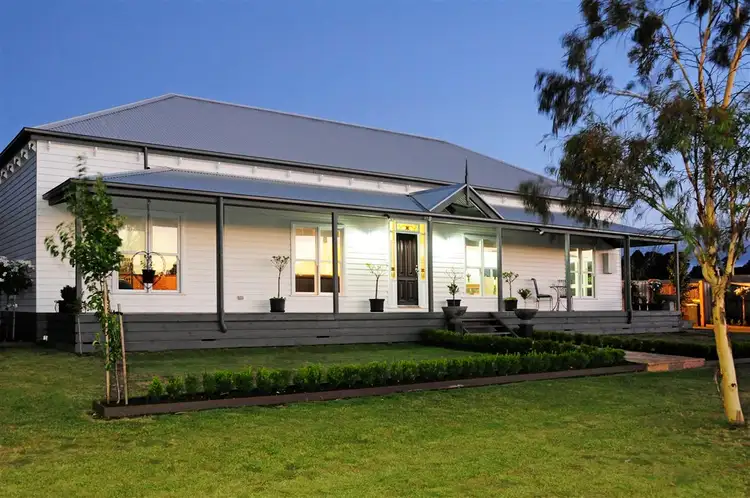 1 Sheffield Place, Kyneton VIC 3444