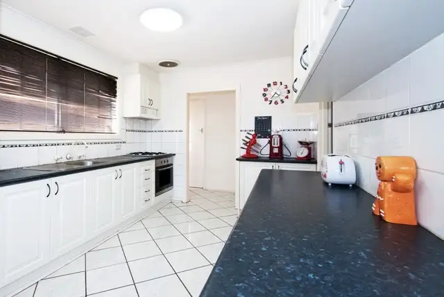 10 Brentwood Avenue, Lalor VIC 3075