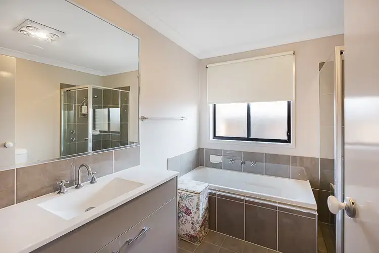 Fifth view of Homely house listing, 10 Mavie Place, Wadalba NSW 2259
