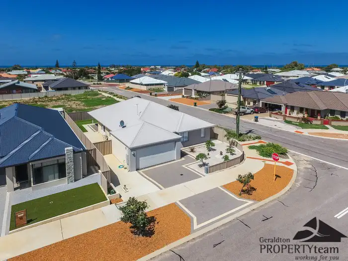16 Dampier Street, Beachlands WA 6530