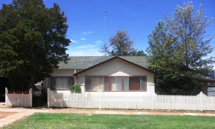 305 Wakaden Street, Griffith NSW 2680
