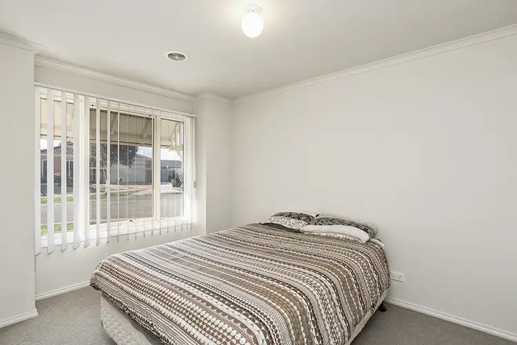 Fifth view of Homely house listing, 8 Hollows Cct, Tarneit VIC 3029