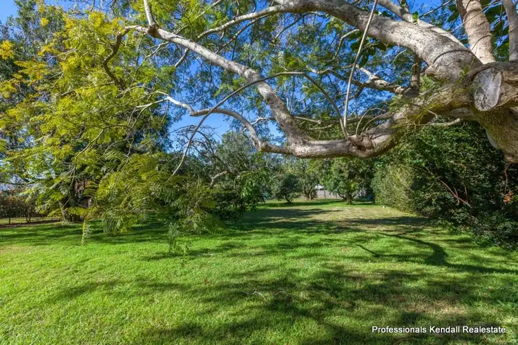 25 Tweed Heads Ave, Tamborine Mountain QLD 4272