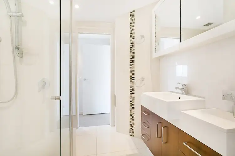 Sixth view of Homely unit listing, 3/160 'Wings on Surf' Surf Parade, Broadbeach QLD 4218