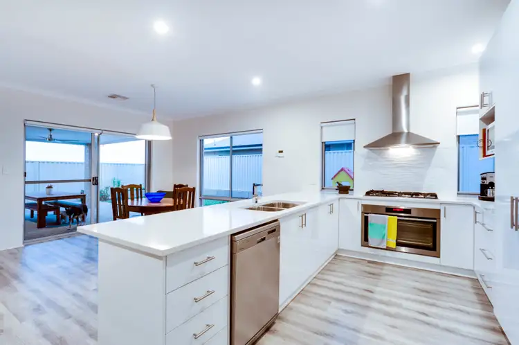 Seventh view of Homely house listing, 9 Templetonia Rise, Munster WA 6166