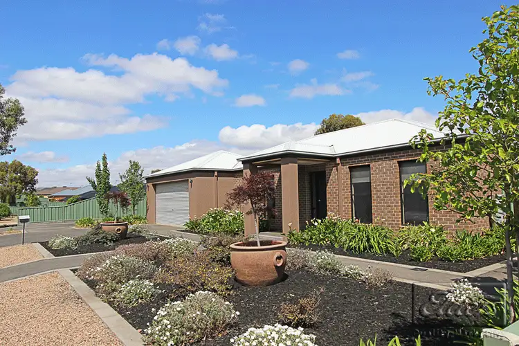 3 MARITA DRIVE, Maiden Gully VIC 3551