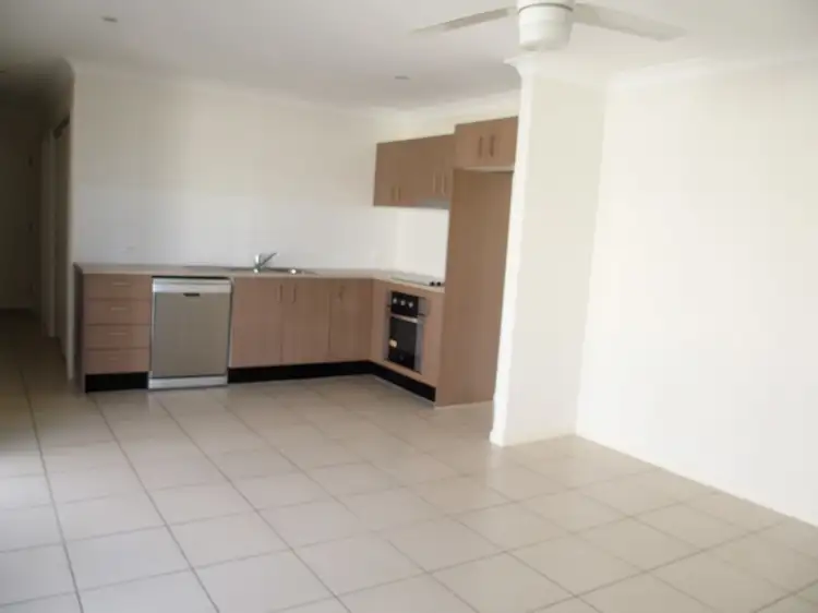 Second view of Homely townhouse listing, 14/6 Sullivan St, Emerald QLD 4720