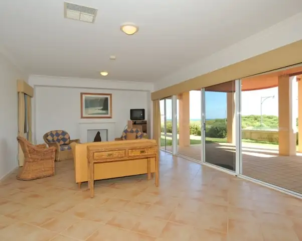 Seventh view of Homely house listing, 10 Wave Cove, Port Kennedy WA 6172