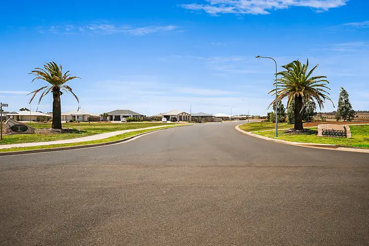 18 Esmeralda st, Cambooya QLD 4358