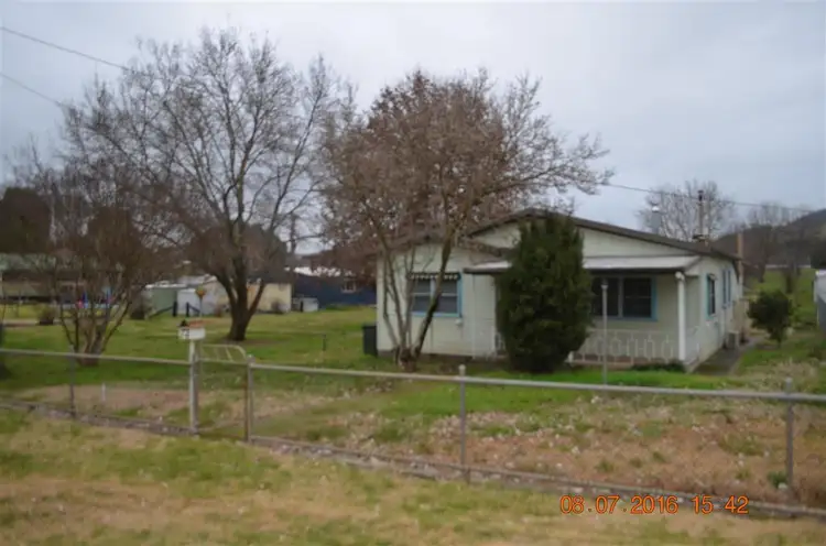 14 Gundagai Street, Adelong NSW 2729