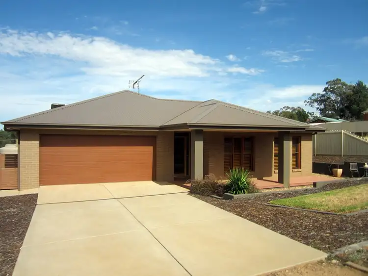 106 Bruce Street, Coolamon NSW 2701