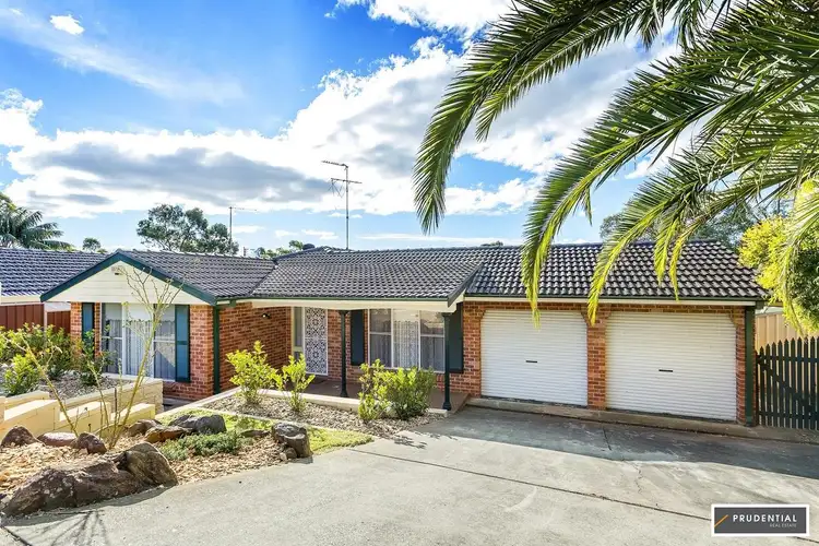 15 Alexis Place, Rosemeadow NSW 2560