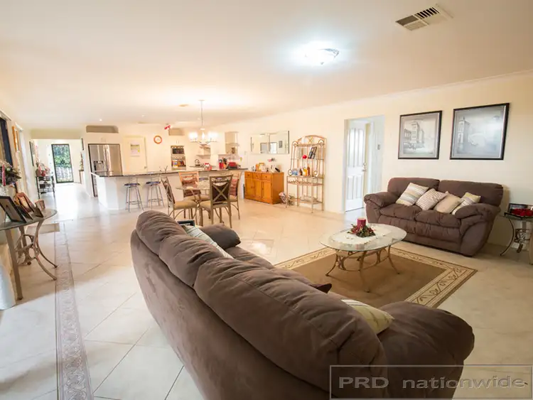 3 Fullford Cove, Rutherford NSW 2320