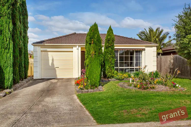 8 Menindee Terrace, Narre Warren South VIC 3805