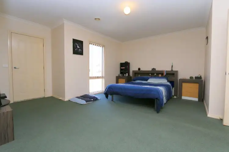 Fifth view of Homely house listing, 19 Egan Close, Werribee VIC 3030