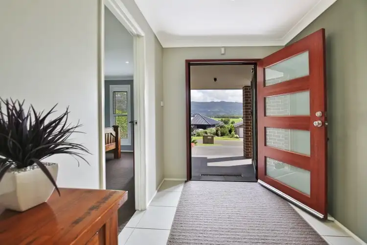 9 Meyer Place, Bomaderry NSW 2541