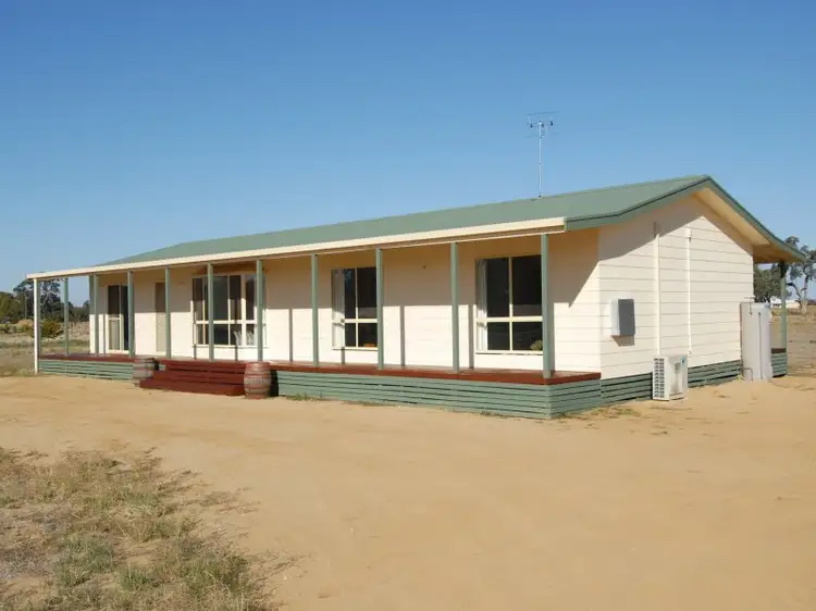 15 BOXWOOD COURT, Deniliquin NSW 2710