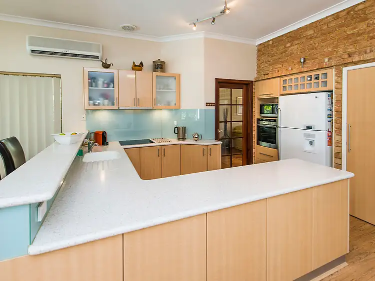 Seventh view of Homely house listing, 5 Elona Close, Willetton WA 6155