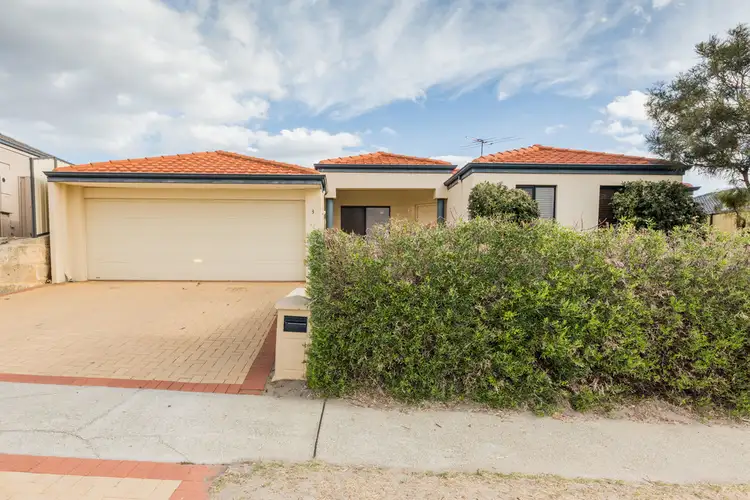 3 Plumwood Avenue, Hammond Park WA 6164