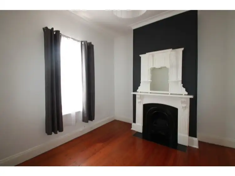 327 Victoria Road