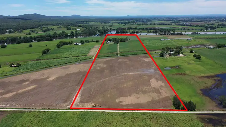 359 South Arm School Road, Woodford Island NSW 2463