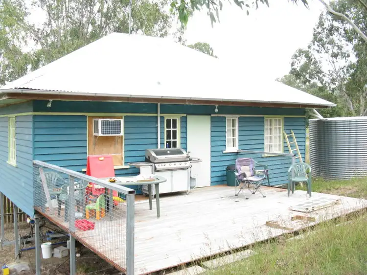 207 Heusman Street, Mount Perry QLD 4671
