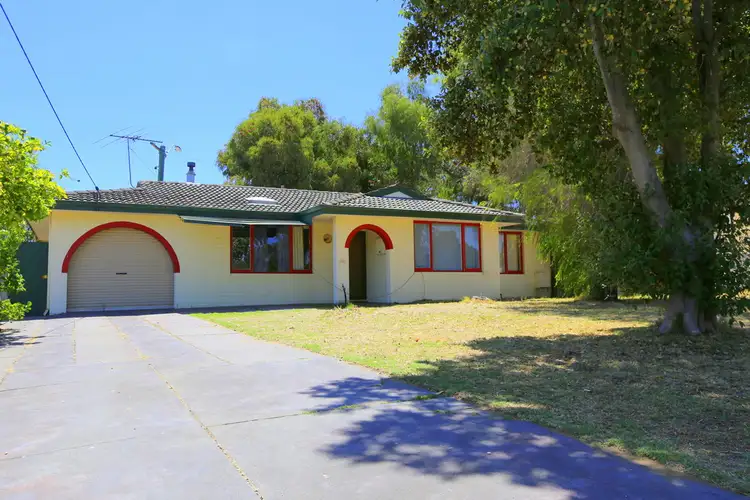 26 Adela Place