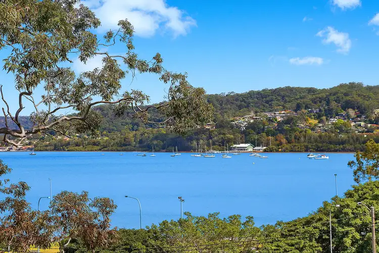 7/4 Broadview Avenue, Gosford NSW 2250