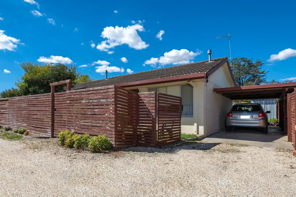 Main view of Homely unit listing, Unit 3, 52 Jennings Street, Kyneton VIC 3444
