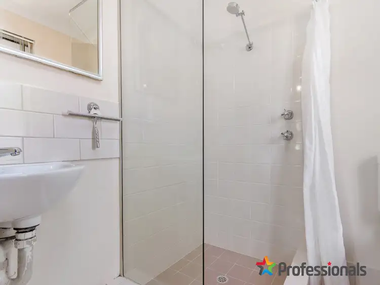 Fifth view of Homely house listing, 10 Ferris Green, Parmelia WA 6167