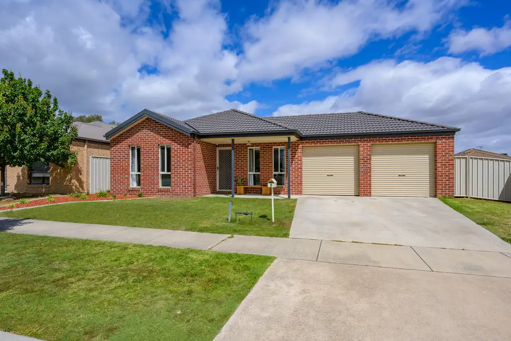 Main view of Homely house listing, 7 Derwent Way, Wodonga VIC 3690