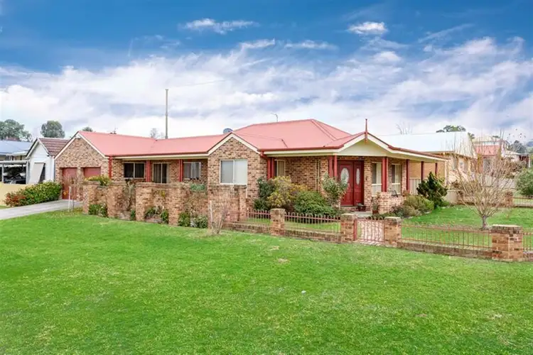 20 Howick Street, Tumut NSW 2720
