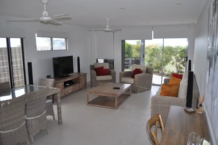 2/2 Dolphin Crt, Agnes Water QLD 4677