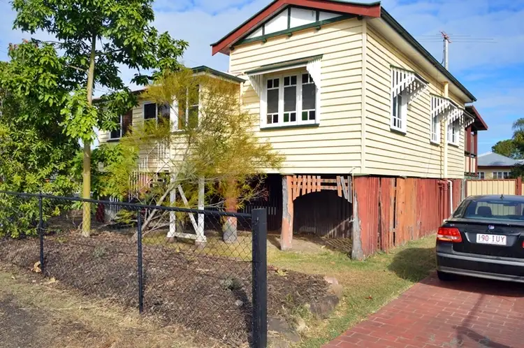 1 Pryde St, Lowood QLD 4311