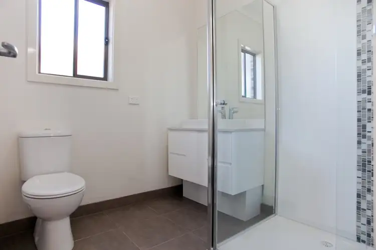 Fifth view of Homely house listing, 6 Featherwood Crescent, Craigieburn VIC 3064