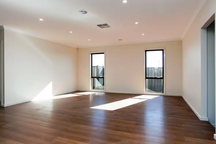 Sixth view of Homely house listing, 6 Featherwood Crescent, Craigieburn VIC 3064