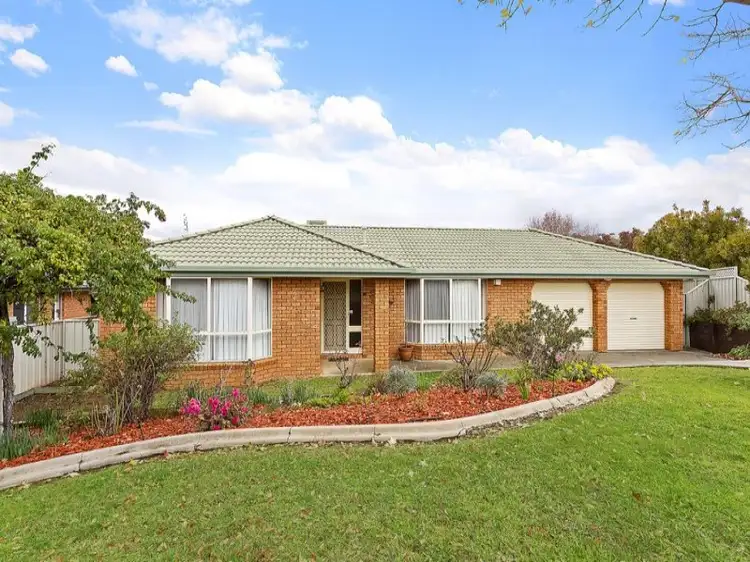 Main view of Homely house listing, 2 Canary Court, Wodonga VIC 3690