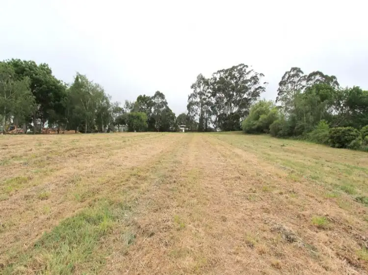 54 Giles Street, Mirboo North VIC 3871