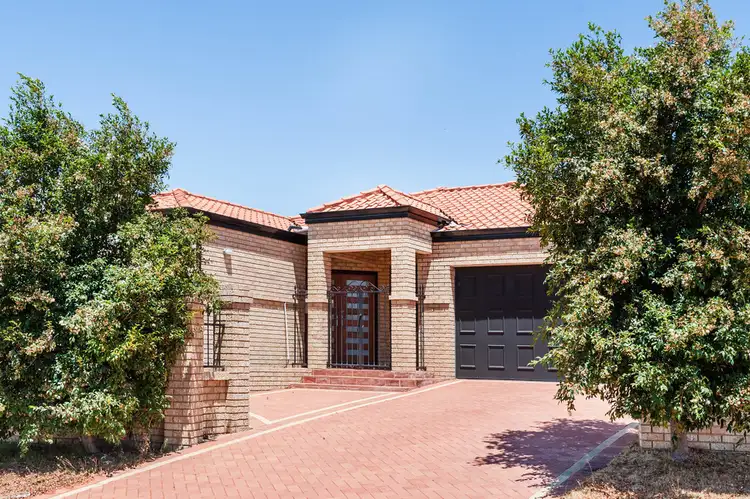 4 Cranberry Street, Coogee WA 6166