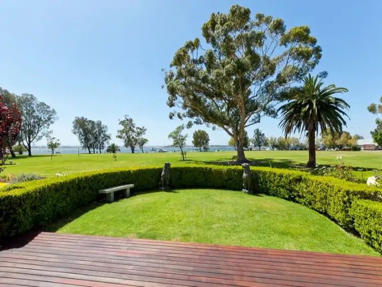 1/22 The Avenue, Crawley WA 6009