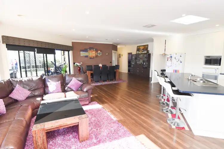 Fifth view of Homely house listing, 7 VAUGHAN PLACE, Deniliquin NSW 2710
