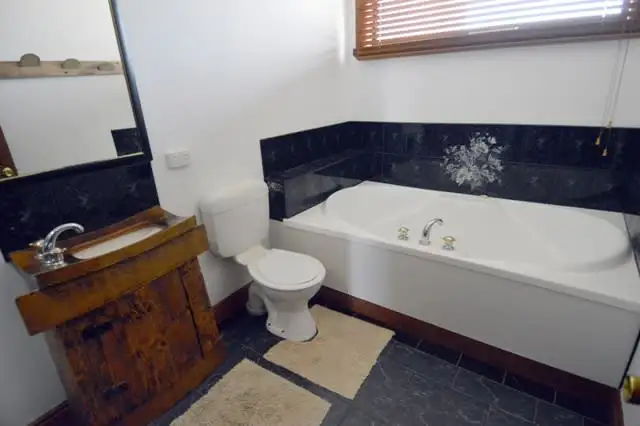 Sixth view of Homely house listing, 2 Murphy Court, MOAMA via, Echuca VIC 3564