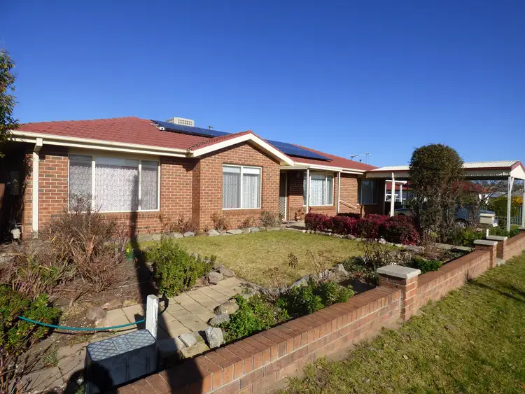 50 Currawong Street, Young NSW 2594