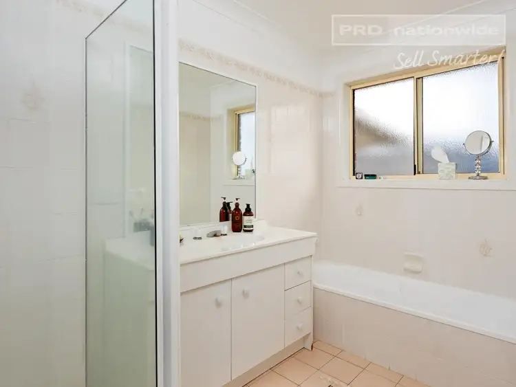 Seventh view of Homely house listing, 2/5 Minchin Place, Kooringal NSW 2650