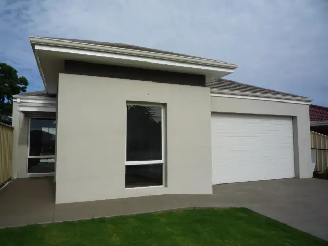 487 Riverton Drive East, Riverton WA 6148