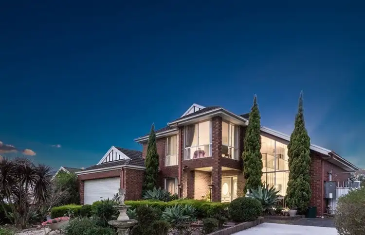 8 Walcott Place, Narre Warren South VIC 3805