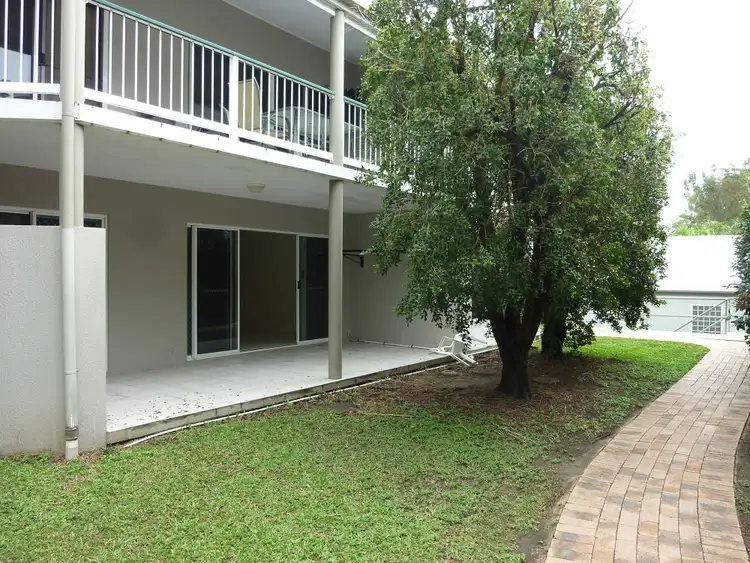 2B Island Crt Island Drive, Cannonvale QLD 4802