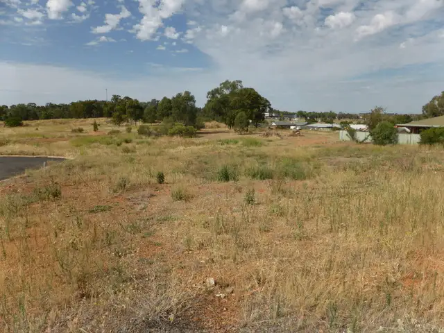 26-28 Vaucluse Place, Parkes NSW 2870