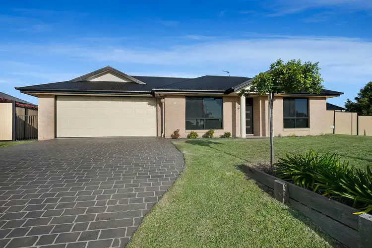 2 Ashford Drive