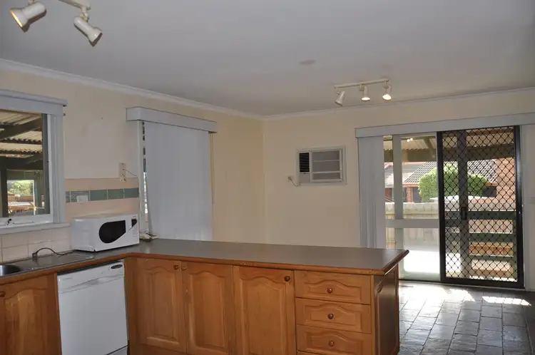 Fifth view of Homely house listing, 4 Dornie Mews, Endeavour Hills VIC 3802